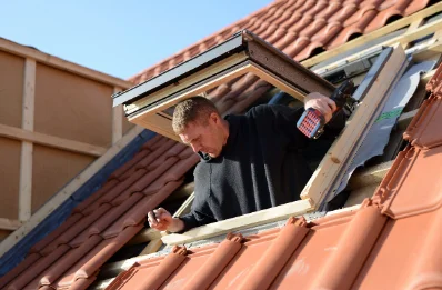 Pose de fenêtres de toit Velux à Orieux